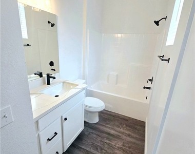 5967 Bagley Avenue - Photo Thumbnail 4