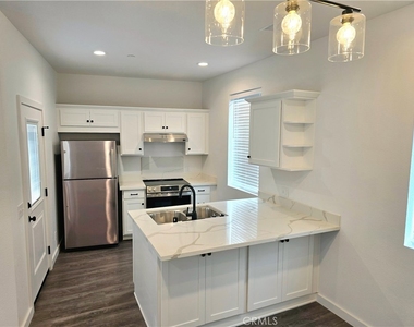 5967 Bagley Avenue - Photo Thumbnail 2