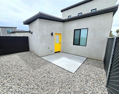 5967 Bagley Avenue - Photo Thumbnail 10