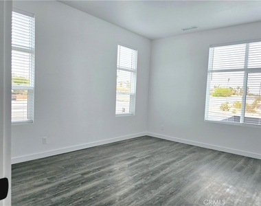 5967 Bagley Avenue - Photo Thumbnail 7