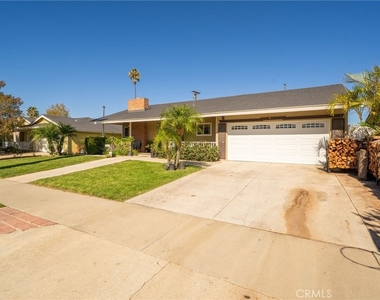 5035 Carlingford Avenue - Photo Thumbnail 2