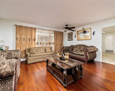 5035 Carlingford Avenue - Photo Thumbnail 8