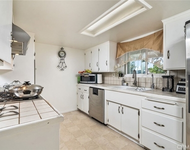 5035 Carlingford Avenue - Photo Thumbnail 10