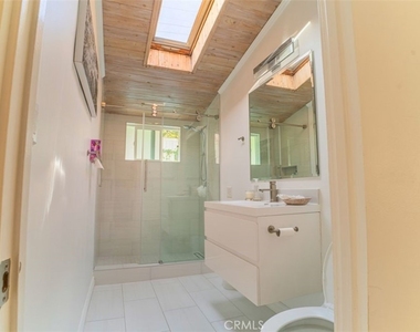 5179 Canoga Ave - Photo Thumbnail 10