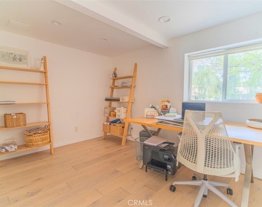 5179 Canoga Ave - Photo Thumbnail 17