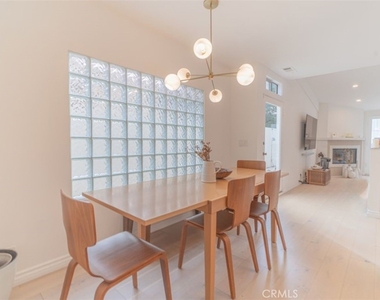 5179 Canoga Ave - Photo Thumbnail 8