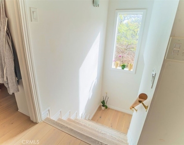 5179 Canoga Ave - Photo Thumbnail 11