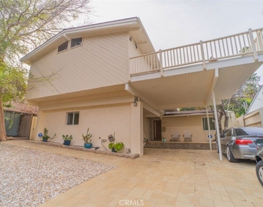 5179 Canoga Ave - Photo Thumbnail 2