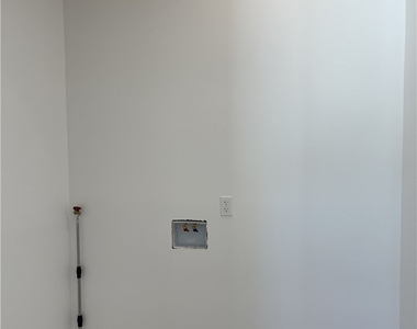 9626 Stonehurst Avenue - Photo Thumbnail 16