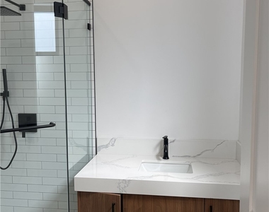 9626 Stonehurst Avenue - Photo Thumbnail 20