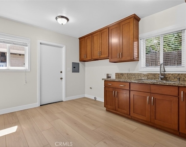 605-607 N Mar Vista Ave - Photo Thumbnail 9