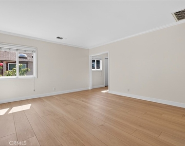 605-607 N Mar Vista Ave - Photo Thumbnail 3