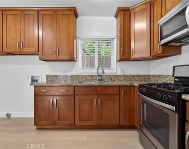 605-607 N Mar Vista Ave - Photo Thumbnail 10