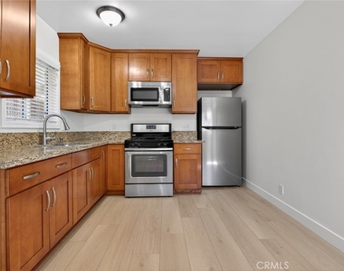 605-607 N Mar Vista Ave - Photo Thumbnail 8