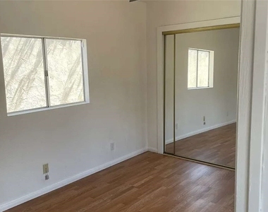 8724 Ruthelen Street - Photo Thumbnail 12