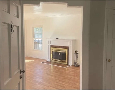 8724 Ruthelen Street - Photo Thumbnail 5