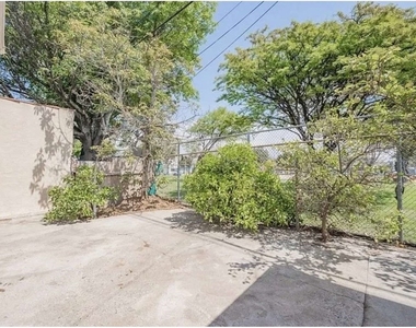 8724 Ruthelen Street - Photo Thumbnail 18