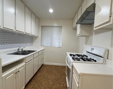 1001 W Stevens - Photo Thumbnail 3