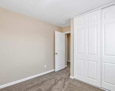 612 W 15th St - Photo Thumbnail 19