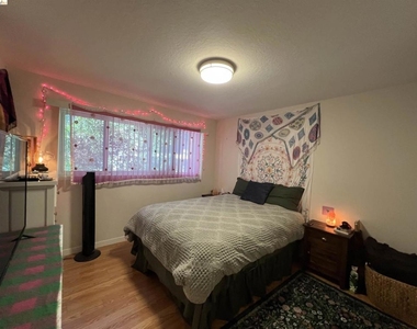 2636 Warring St - Photo Thumbnail 5