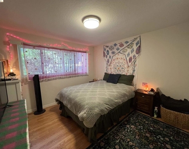 2636 Warring St - Photo Thumbnail 4