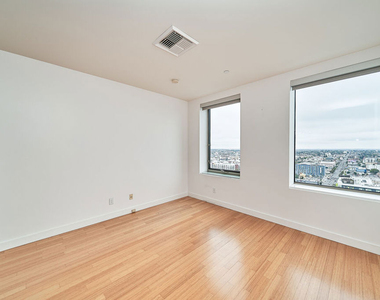 3810 Wilshire Boulevard - Photo Thumbnail 10