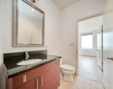 3810 Wilshire Boulevard - Photo Thumbnail 22