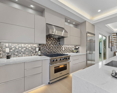 3932 Minerva Avenue - Photo Thumbnail 8