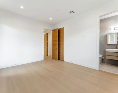 3932 Minerva Avenue - Photo Thumbnail 29
