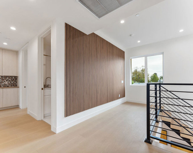3932 Minerva Avenue - Photo Thumbnail 31