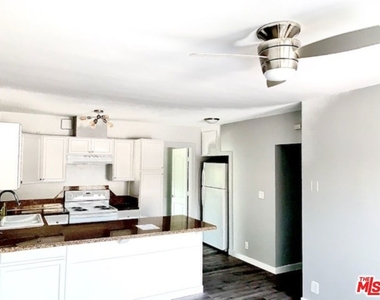 7524 Sepulveda Boulevard - Photo Thumbnail 1
