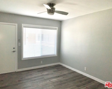 7524 Sepulveda Boulevard - Photo Thumbnail 3