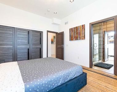 11658 Morrison Street - Photo Thumbnail 18