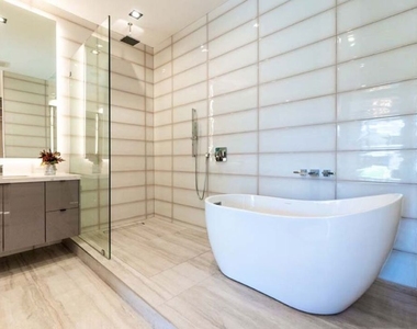 11658 Morrison Street - Photo Thumbnail 23