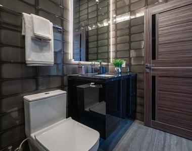 11658 Morrison Street - Photo Thumbnail 31