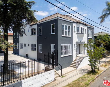 1519 W 30th Street - Photo Thumbnail 16
