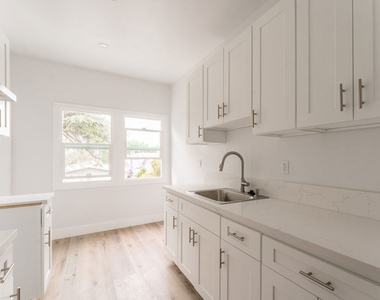 1519 W 30th Street - Photo Thumbnail 9