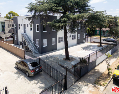 1519 W 30th Street - Photo Thumbnail 15