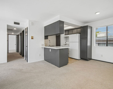 11924 Mayfield Avenue - Photo Thumbnail 2