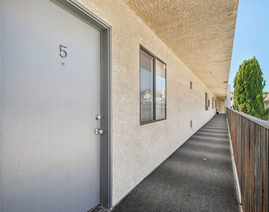 11924 Mayfield Avenue - Photo Thumbnail 16