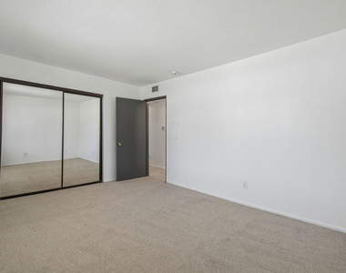 11924 Mayfield Avenue - Photo Thumbnail 9