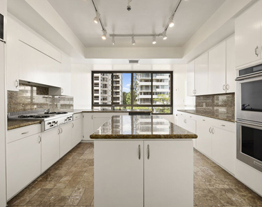 10430 Wilshire Boulevard - Photo Thumbnail 7