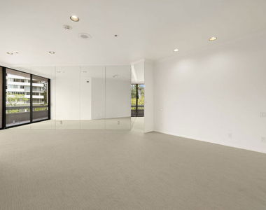 10430 Wilshire Boulevard - Photo Thumbnail 12