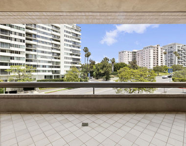 10430 Wilshire Boulevard - Photo Thumbnail 6