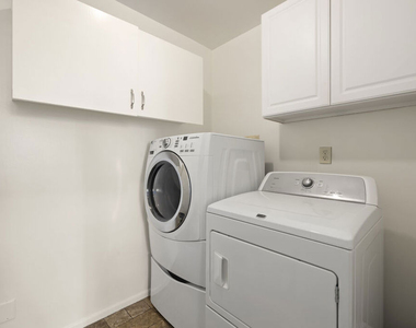 10430 Wilshire Boulevard - Photo Thumbnail 16