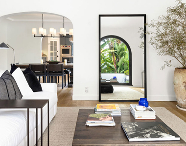 745 N Laurel Avenue - Photo Thumbnail 4