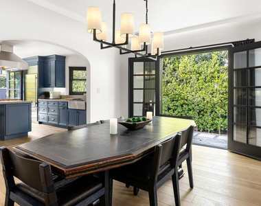 745 N Laurel Avenue - Photo Thumbnail 6