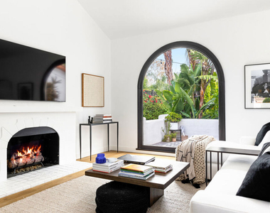 745 N Laurel Avenue - Photo Thumbnail 3