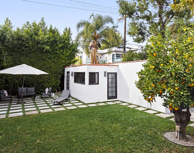 745 N Laurel Avenue - Photo Thumbnail 9