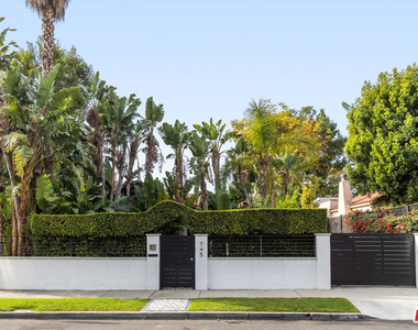 745 N Laurel Avenue - Photo Thumbnail 1